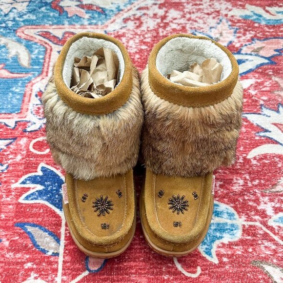 SoftMoc Tan Half Mukluk Boots, Size 6 - Picture 4 of 9